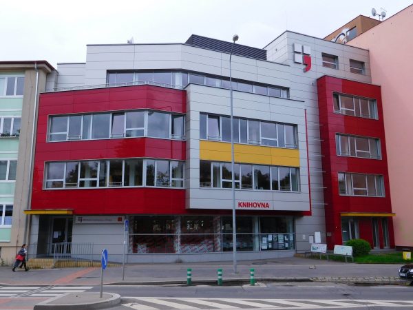 Dům čtení - knihovna Praha Vršovice - debata Fucked up Obaly - Bezobalu